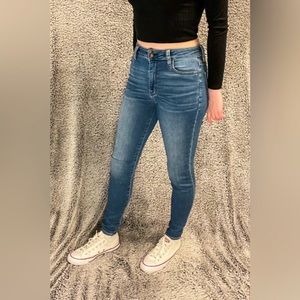 American Eagle High Rise Jeans